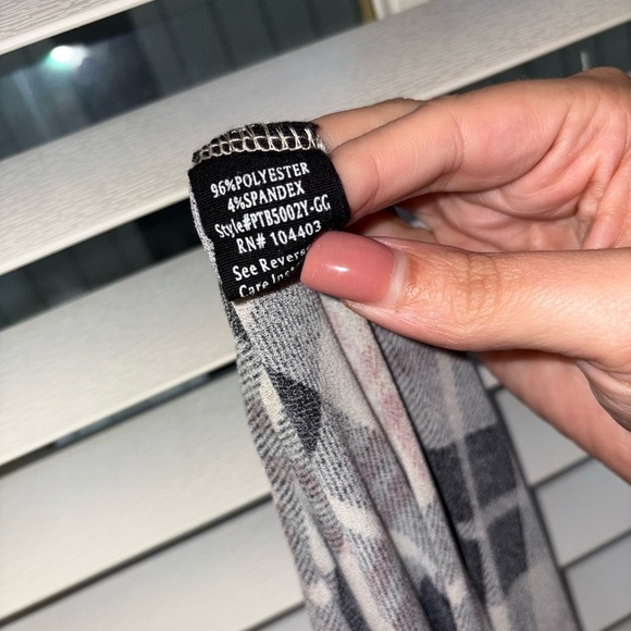 Flower & Feather Plaid Zippered Women's Top Size 2XL - Picture 8 of 8